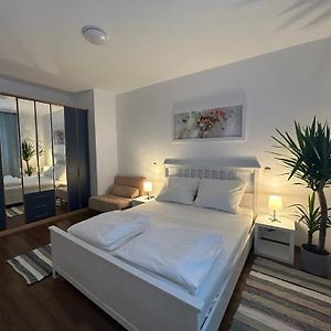 Appartement à 3 Chambres à Coucher