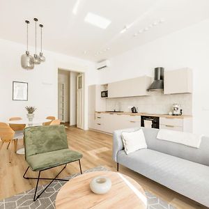 Appartement à 2 Chambres à Coucher
