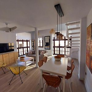 Appartement à 3 Chambres à Coucher