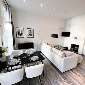 Appartement à 2 Chambres à Coucher