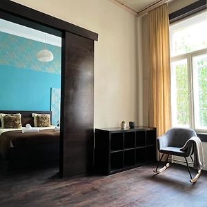 Appartement à 3 Chambres à Coucher
