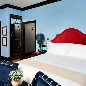 Chambre Accessible aux Personnes à Mobilité Réduite de Luxe Lit King-Size