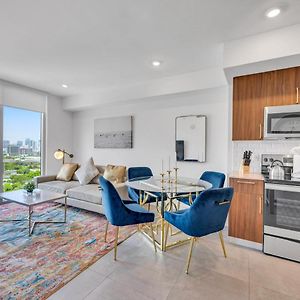 Beautiful Property With King Bed & Free Parking