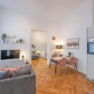 Appartement à 2 Chambres à Coucher