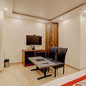 Studio Lit King-Size