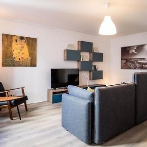 Appartement à 2 Chambres à Coucher