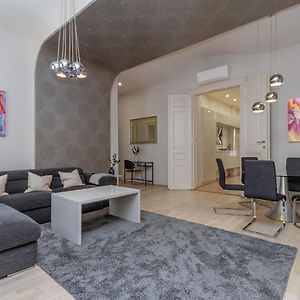 Andrassy Str. Luxury Apartment