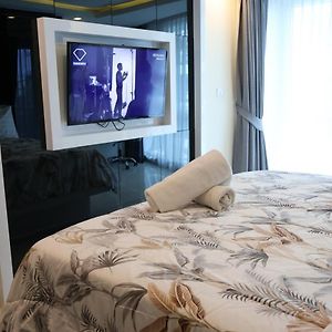 Grand Avenue Condo By Nan