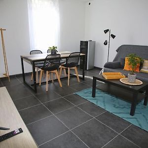 Appartement à 2 Chambres à Coucher