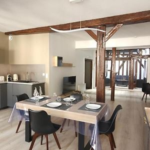Appartement à 2 Chambres à Coucher