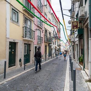 Historical Alfama, Building Top, 5Mn To Train And Subway