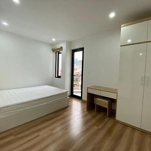 Studio Lit King-Size