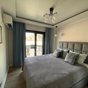 Myfair Apartment