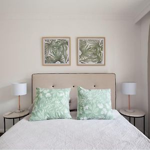 Harbourside Style, 2 Bed, A/C, Pool -Elizabeth Bay
