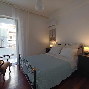 Apartment By The Sepolia Metro