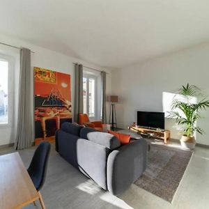 Appartement à 2 Chambres à Coucher