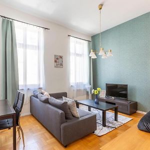 Appartement à 2 Chambres à Coucher