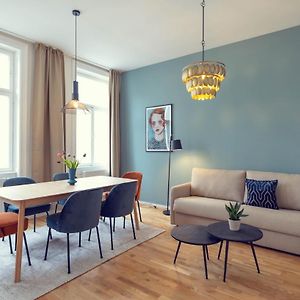Appartement à 3 Chambres à Coucher