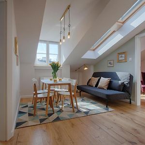 Appartement à 2 Chambres à Coucher
