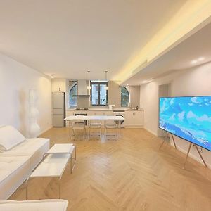 Zhome-Three Floors 4 Bedrooms - Near Nanjing Road