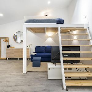 Whome Urban Escape: 1-Br W/Mezzanine Near Campo Ourique