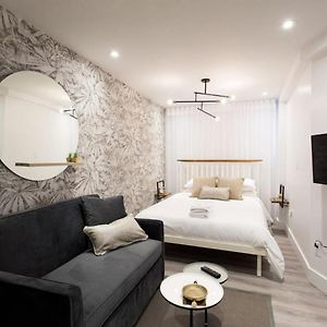 6768 - 102 Cozy And Fresh Mini Studio With Kitchen By Denstays