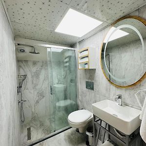 Chambre Budgétée Lit King-Size