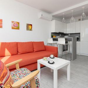 Chlodna Apartments With A City View Wola By Noclegi Renters