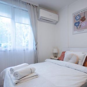 Cozy Studio - Your Home Away From Home By Flat Mаnager