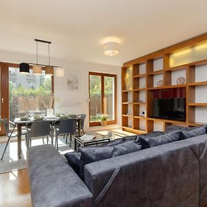 Appartement à 2 Chambres à Coucher