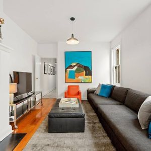 Eclectic Heritage Comfort With Terrace And Views