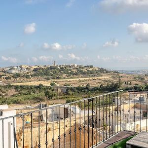 A 3Br Characteristic Home In Rabat With Lovely Views By 360 Estates