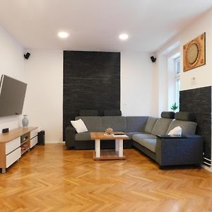 Modern Apartment Hrenova Street