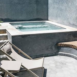77 By Riad Club