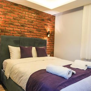 Chambre Budgétée Double au Sous-Sol