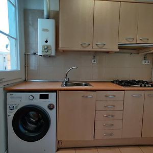 Cozy Apartment In Gracia