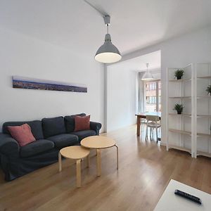Appartement à 4 Chambres à Coucher