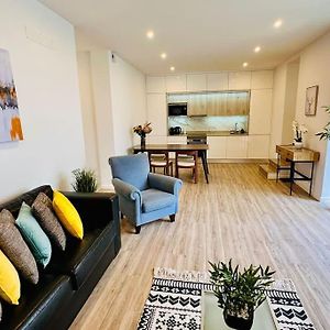 Appartement à 2 Chambres à Coucher