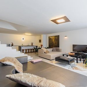 Bnb Sk Zamocka Artist Apartment
