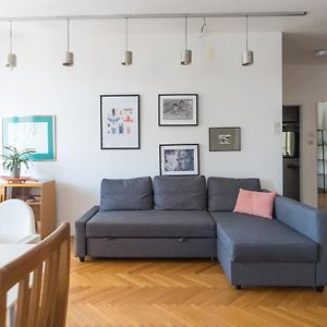 Appartement à 2 Chambres à Coucher