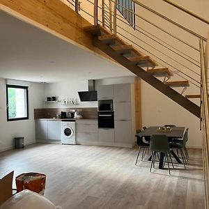 Appartement à 2 Chambres à Coucher