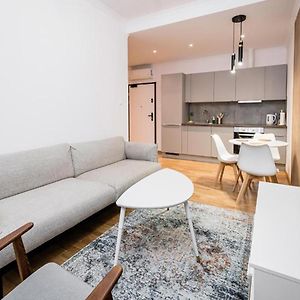 Appartement à 2 Chambres à Coucher