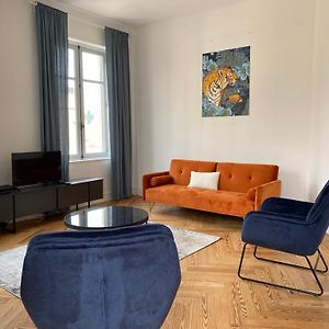 Appartement à 2 Chambres à Coucher