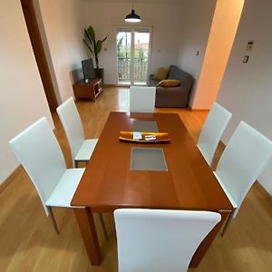 Appartement à 3 Chambres à Coucher