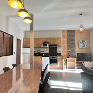 Appartement à 2 Chambres à Coucher