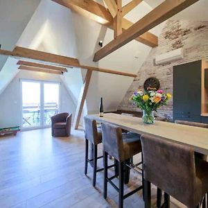 LOFT neuf avec bain jacuzzi et terrasse