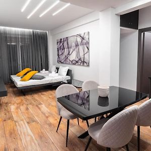 The Modern Flat 25