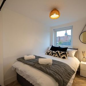Exquisite 6 Bedroom Luxury Home Manchester