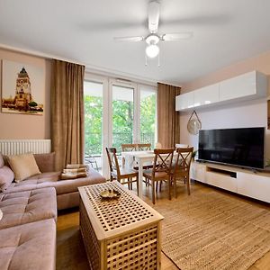 Appartement à 3 Chambres à Coucher