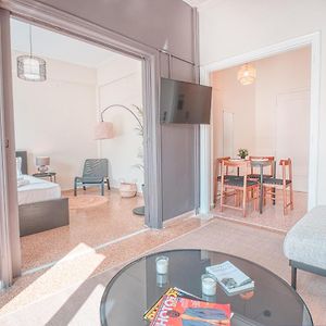 Appartement à 2 Chambres à Coucher